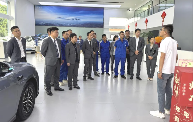 汽貿(mào)公司黨支部開展&ldquo;走出去、學進來，改作風、促發(fā)展&rdquo;貫徹中央八項規(guī)定精神學習教育走深走實主題黨日活動