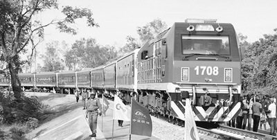 搭中國快車，促非洲發(fā)展